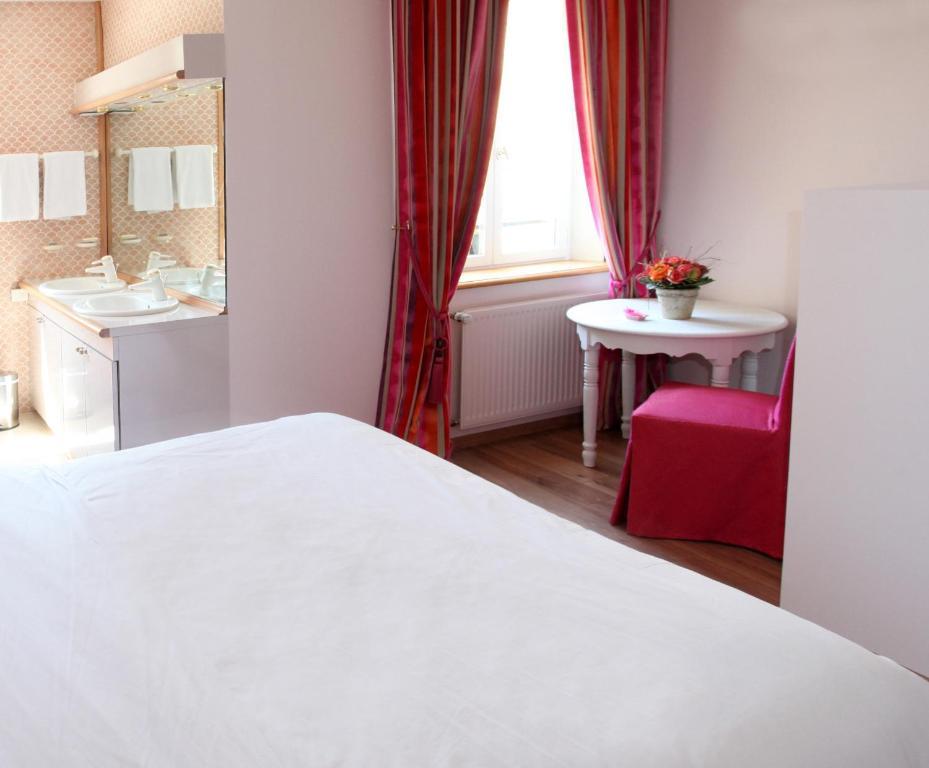 Saint Graal Bed and Breakfast Chamant Kamer foto