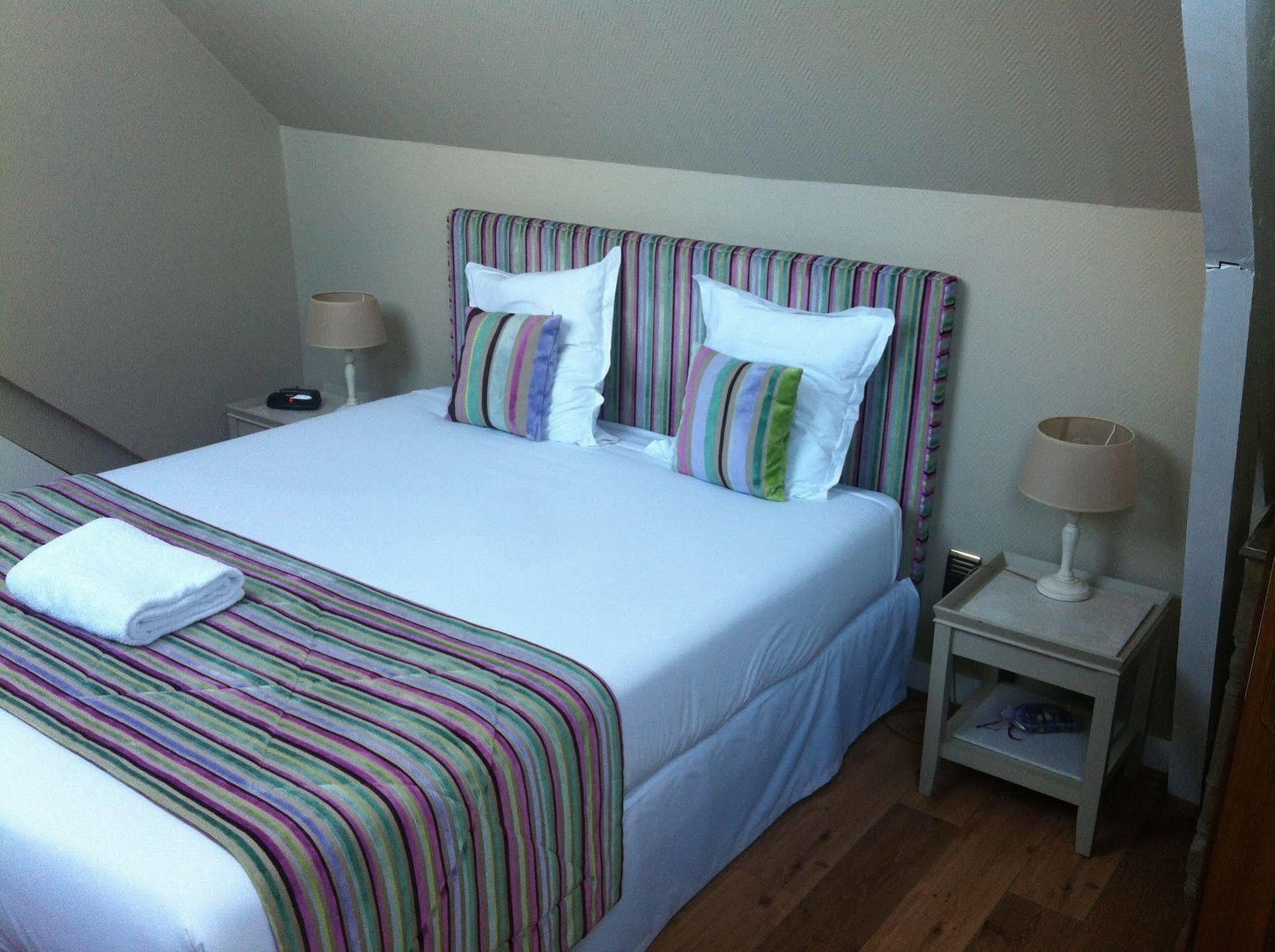 Saint Graal Bed and Breakfast Chamant Buitenkant foto